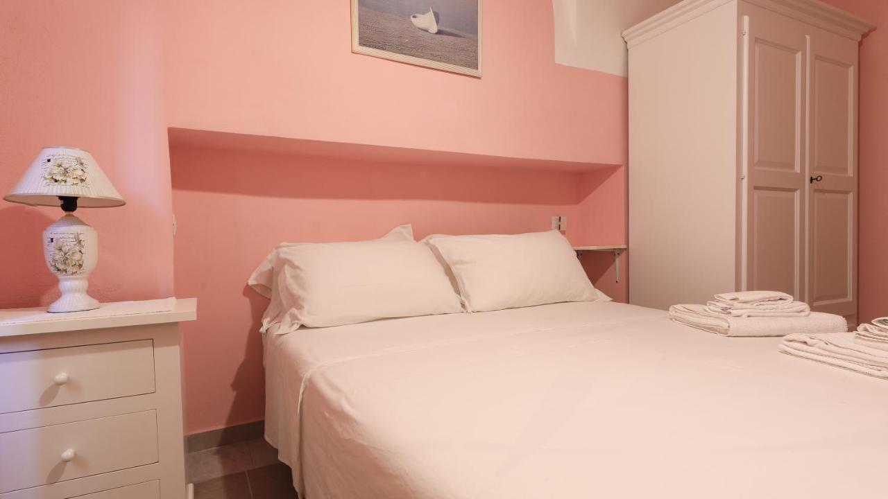 S'Apposentu Bosa Hotel Bagian luar foto