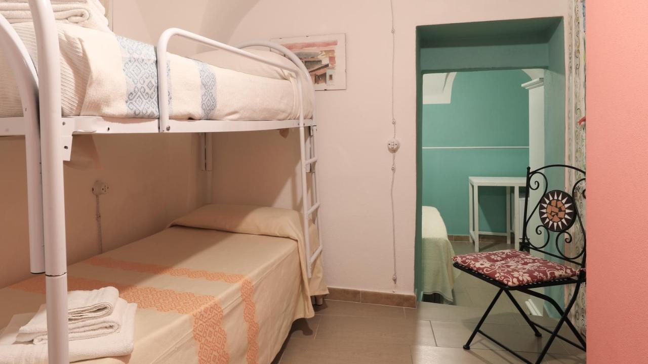 S'Apposentu Bosa Hotel Bagian luar foto