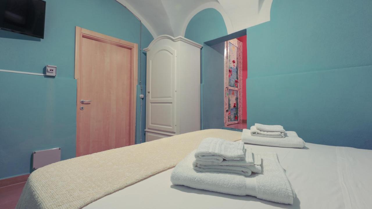 S'Apposentu Bosa Hotel Bagian luar foto