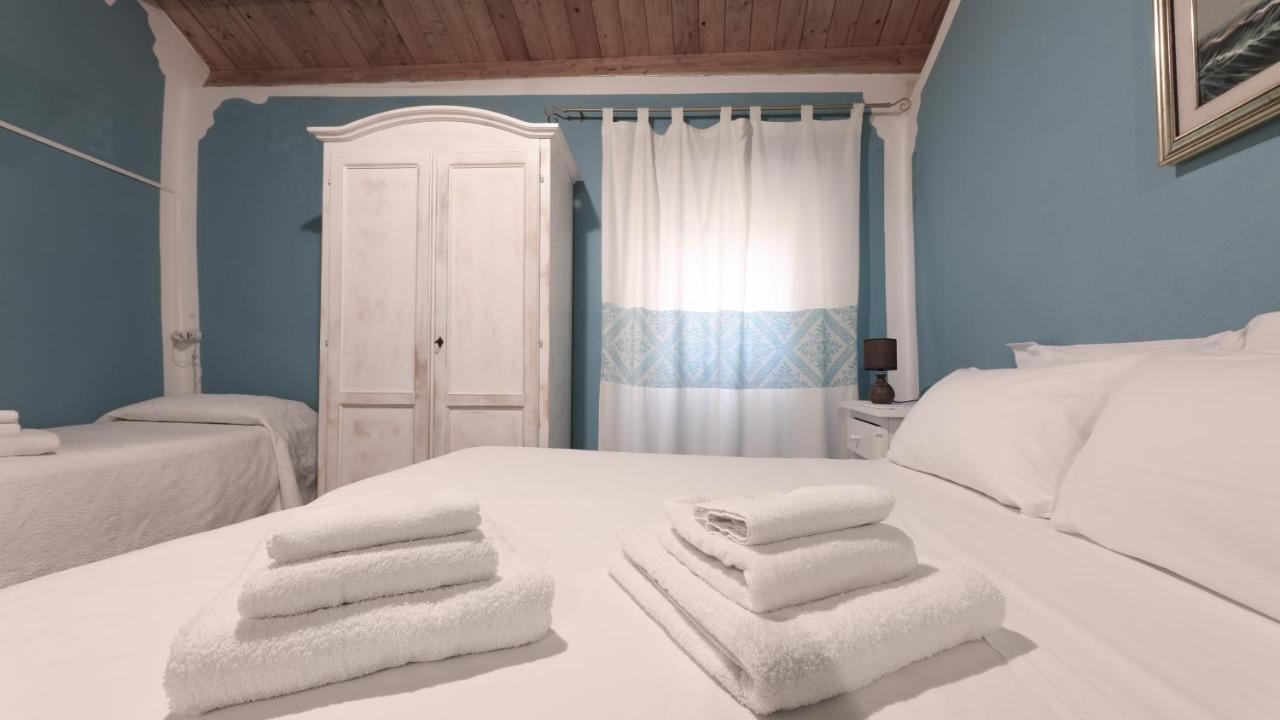 S'Apposentu Bosa Hotel Bagian luar foto