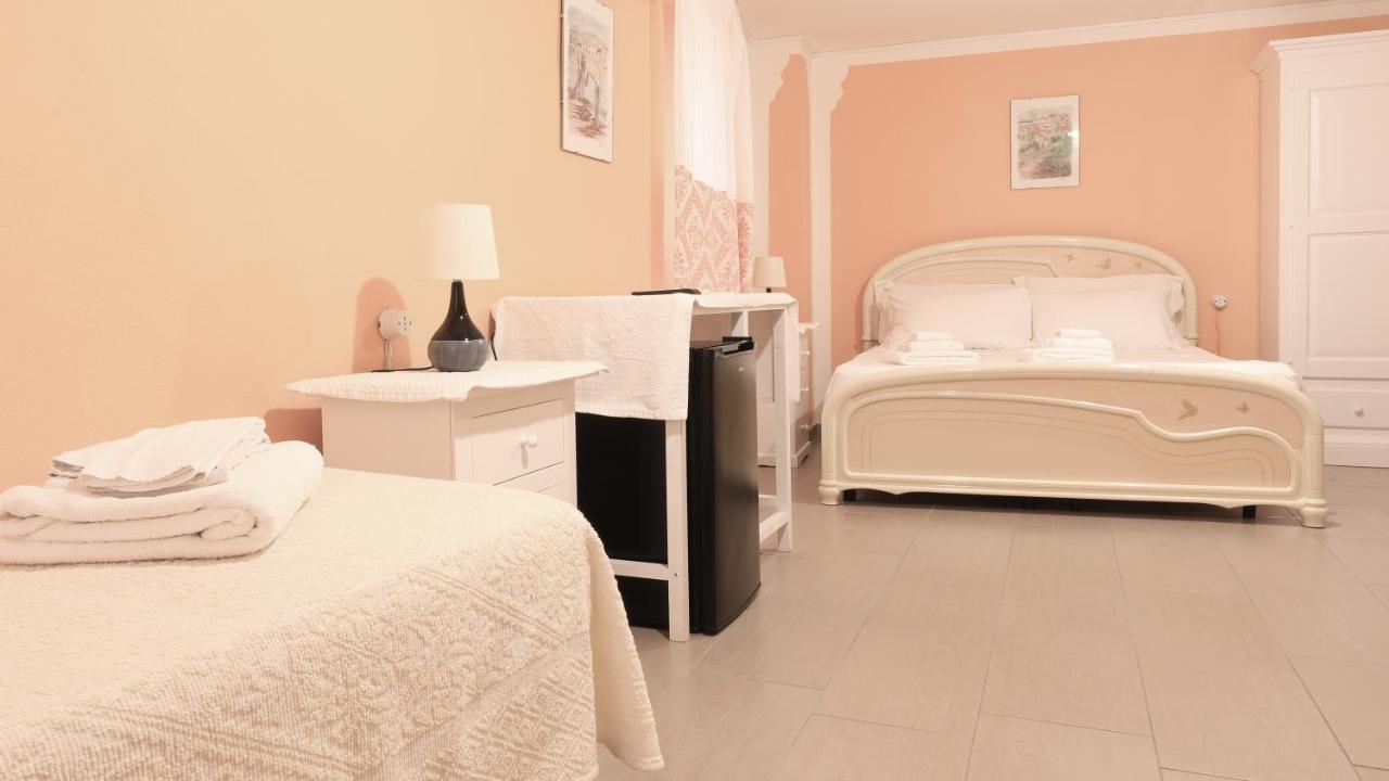 S'Apposentu Bosa Hotel Bagian luar foto