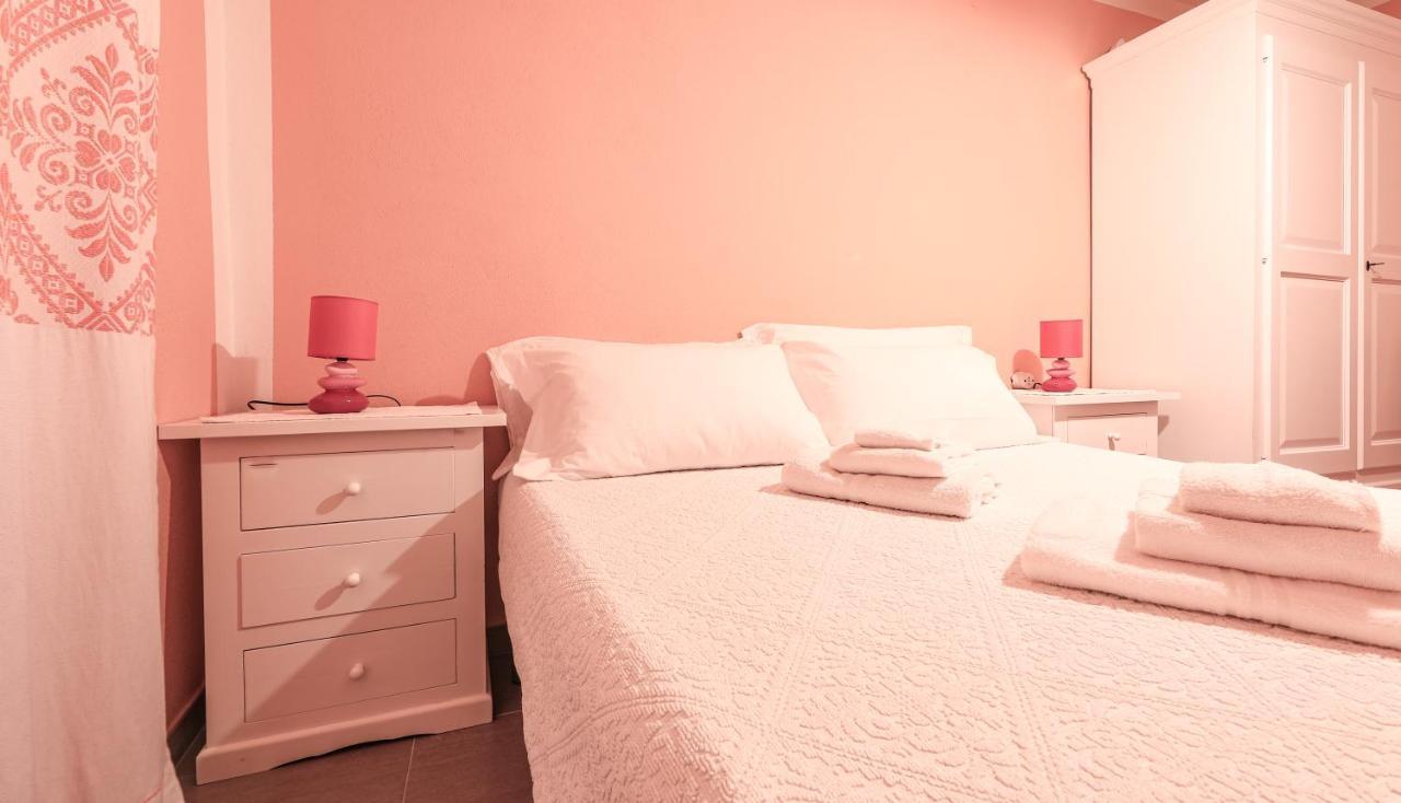 S'Apposentu Bosa Hotel Bagian luar foto