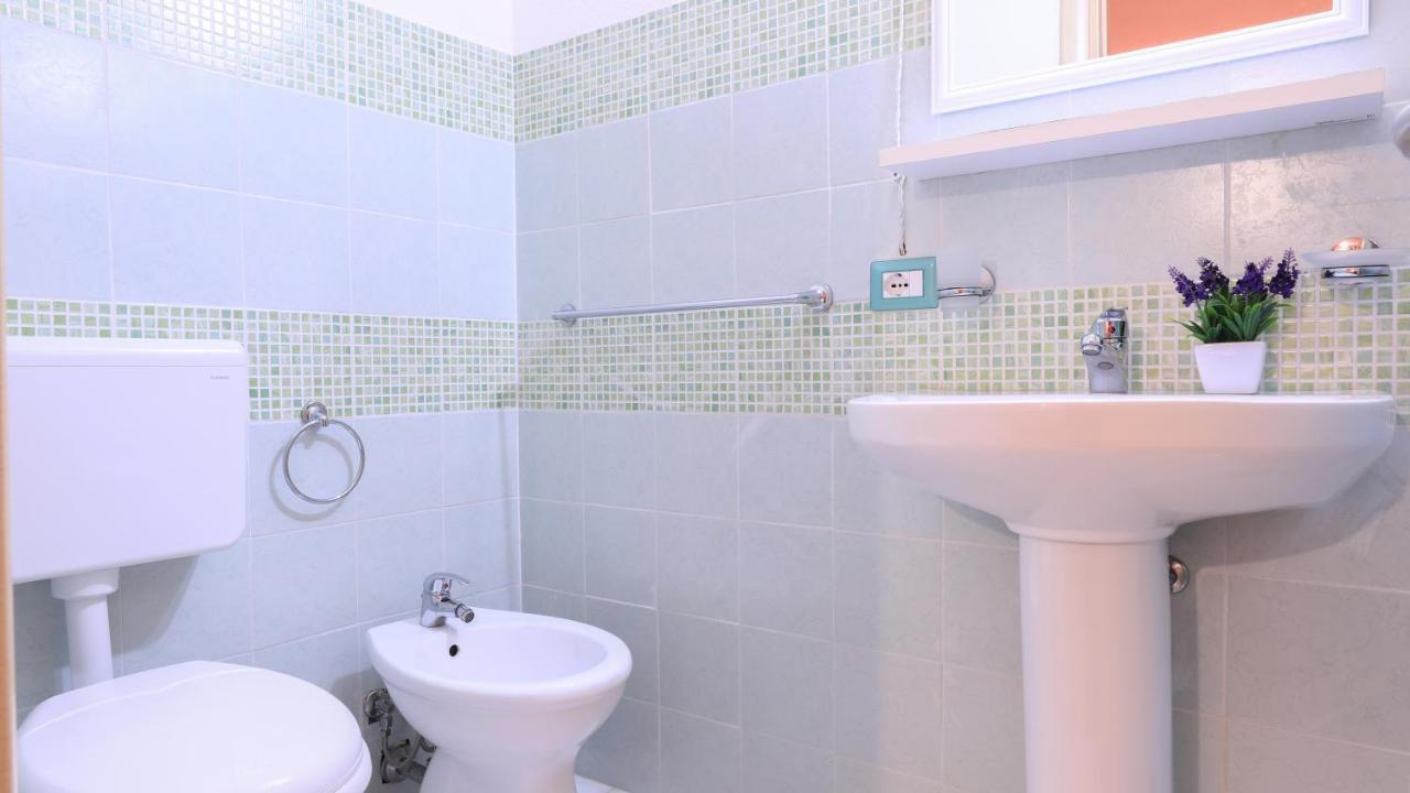 S'Apposentu Bosa Hotel Bagian luar foto
